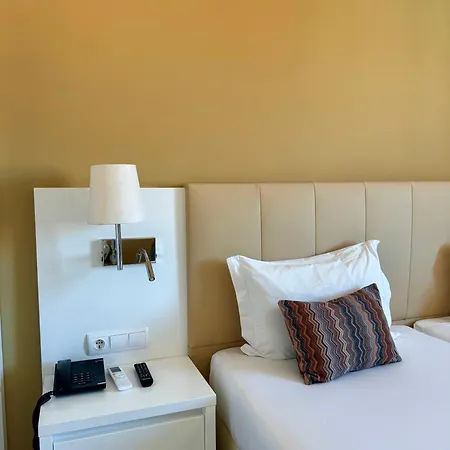 Masa Almirante Hotel 3*