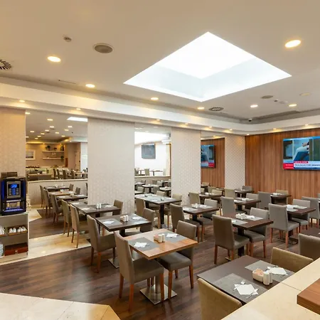 Masa Almirante Hotel 3*
